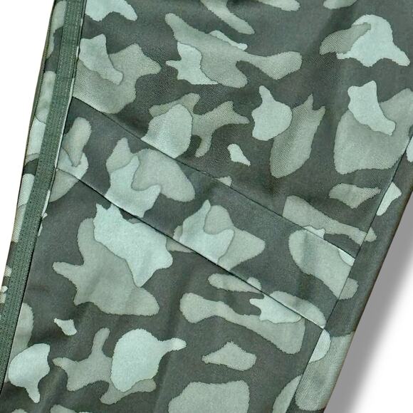 Adidas Tiro Women's Size M Camo Print Soccer Training Pants Aeroready - Picture 5 of 7